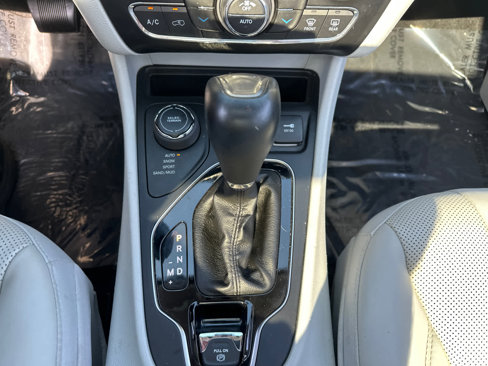 Used 2019 Jeep Cherokee Limited image 24