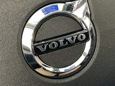New 2025 Volvo XC40 B5 Core w/ Climate Package image 12
