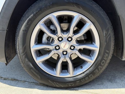 Used 2024 GMC Terrain SLT image 12