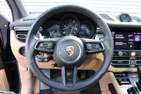 Certified 2024 Porsche Macan image 22