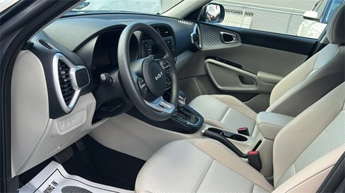 Used 2023 Kia Soul LX image 24