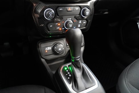 Certified 2020 Jeep Renegade Altitude image 27