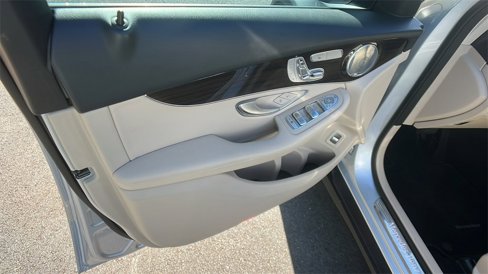 Used 2020 Mercedes-Benz GLC 300 image 12