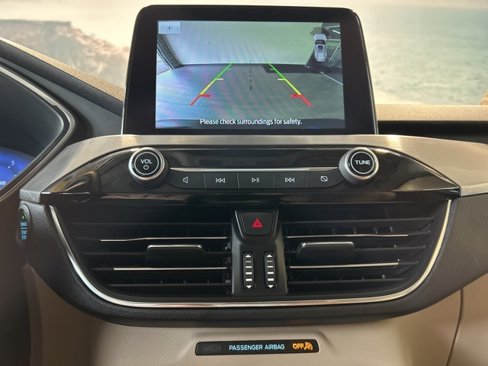 Used 2021 Ford Escape Titanium image 7