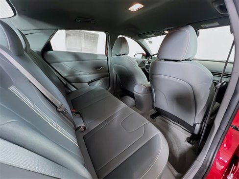 Used 2023 Hyundai Elantra SEL w/ Convenience Package image 29