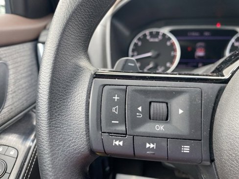 Used 2023 Nissan Rogue SV image 18
