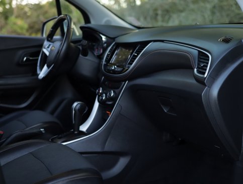 Used 2019 Chevrolet Trax LT w/ LT Convenience Package image 27