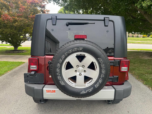 Used 2010 Jeep Wrangler Unlimited Sahara w/ Mopar Chrome Edition Group image 7