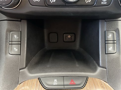 Used 2018 GMC Acadia SLE image 30