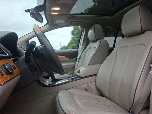 Used 2013 Lincoln MKX AWD image 13