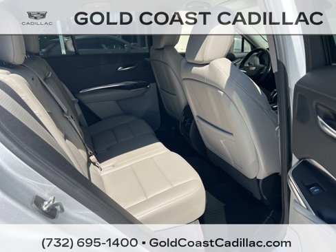 Used 2020 Cadillac XT4 Luxury w/ Cold Weather Package image 8
