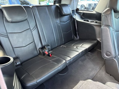 Used 2015 Cadillac Escalade Premium image 18