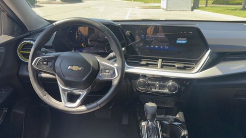 Used 2024 Chevrolet Trax LT w/ Driver Confidence Package image 9