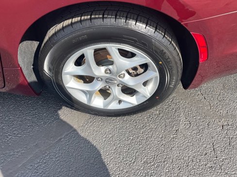 Used 2018 Chrysler Pacifica Touring-L w/ Tire & Wheel Group image 34