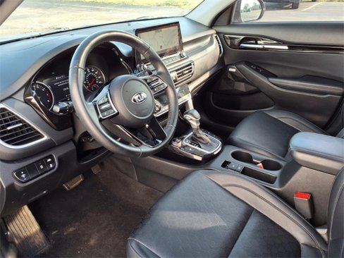 Used 2021 Kia Seltos SX w/ SX Sunroof Package image 13
