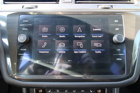 Used 2018 Volkswagen Tiguan SEL w/ 3rd Row Seat Package image 15