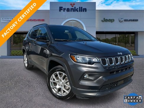 Used 2023 Jeep Compass Latitude image 1