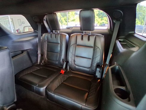 Used 2016 Ford Explorer Platinum image 25