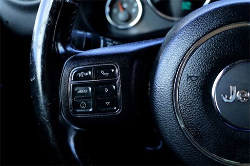 Used 2016 Jeep Wrangler Unlimited Sahara w/ Connectivity Group image 15