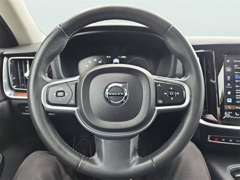 Used 2022 Volvo S60 T8 R-Design Expression image 29