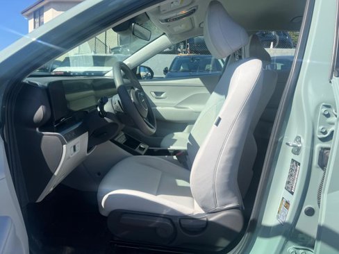 Used 2024 Hyundai Kona SE image 12