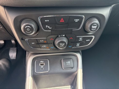 Used 2019 Jeep Compass Sport w/ Tech Group image 27
