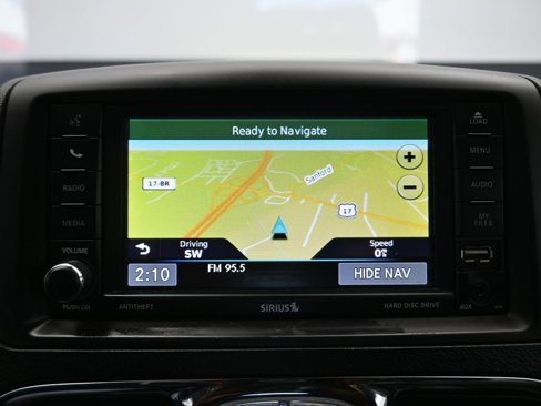 Used 2015 Chrysler Town & Country Touring-L w/ Driver Convenience Group image 17