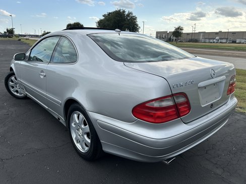 Used 2001 Mercedes-Benz CLK 320 Coupe image 5