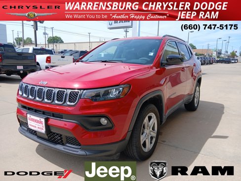 Used 2023 Jeep Compass Latitude image 8