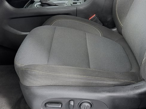 Used 2020 Chevrolet Traverse LT image 18