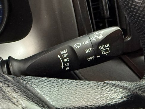 Used 2018 Toyota RAV4 LE image 14