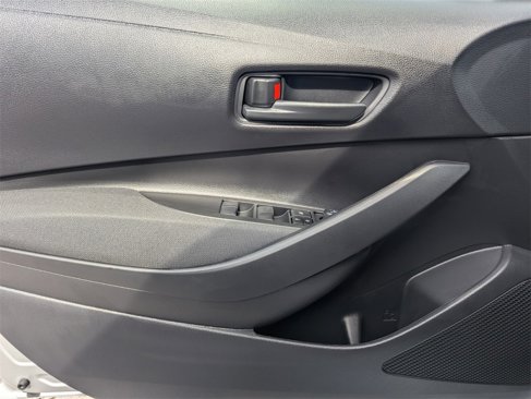 Used 2025 Toyota Corolla LE image 26