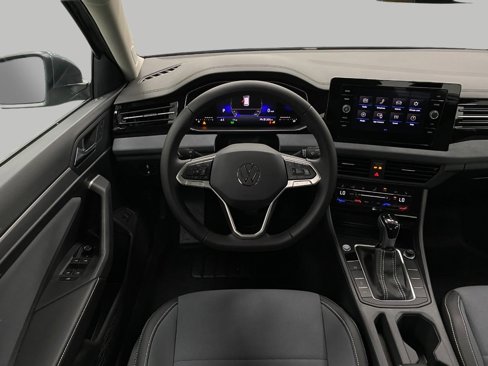 New 2025 Volkswagen Jetta SE image 12