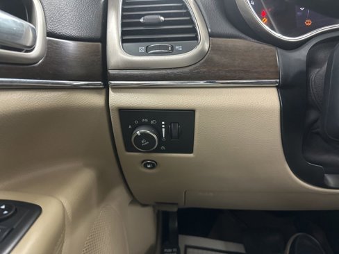 Used 2015 Jeep Grand Cherokee Limited w/ Luxury Group II image 37