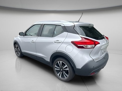 Used 2020 Nissan Kicks SV image 8
