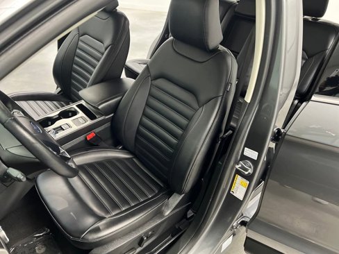 Used 2024 Ford Edge SEL image 9