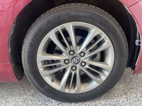 Used 2017 Toyota Camry SE image 36