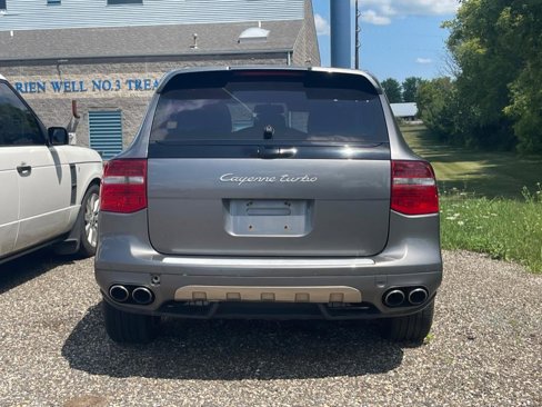 Used 2008 Porsche Cayenne Turbo image 4