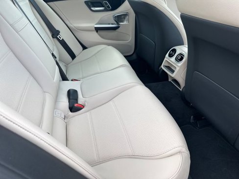 Used 2025 Mercedes-Benz C 300 Sedan image 29