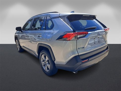 Used 2022 Toyota RAV4 XLE image 5