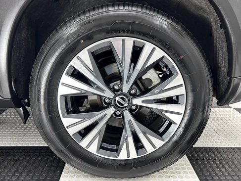Used 2023 Nissan Rogue SV image 9