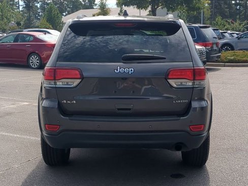 Used 2020 Jeep Grand Cherokee Laredo image 5