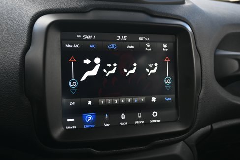 Used 2022 Jeep Renegade Altitude image 25