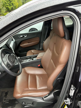 Used 2018 Volvo XC60 T6 Momentum w/ Convenience Package image 7