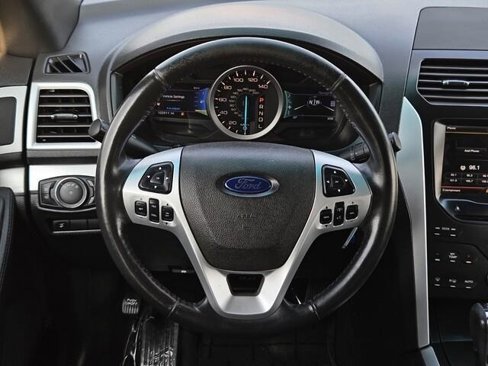 Used 2013 Ford Explorer XLT image 27