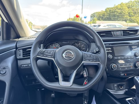 Used 2017 Nissan Rogue S image 13