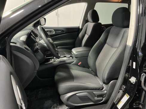 Used 2020 Nissan Pathfinder S image 21