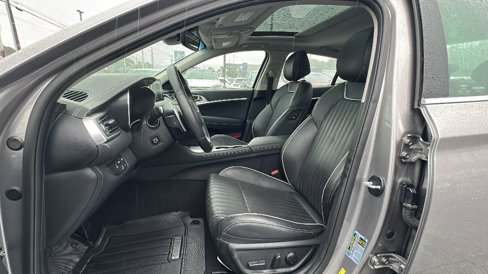 Used 2020 Genesis G70 2.0T w/ Elite Package image 8