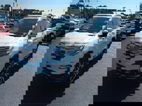 Used 2019 Honda Pilot Touring image 3