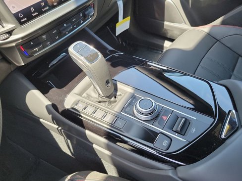 New 2024 Maserati Levante GT Ultima image 11